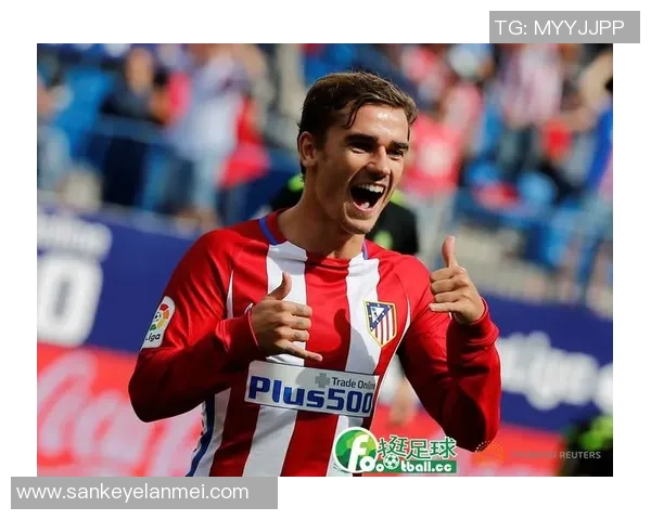 哪位足球明星在场上专注表现与场外魅力兼具令人心动的魅力之选